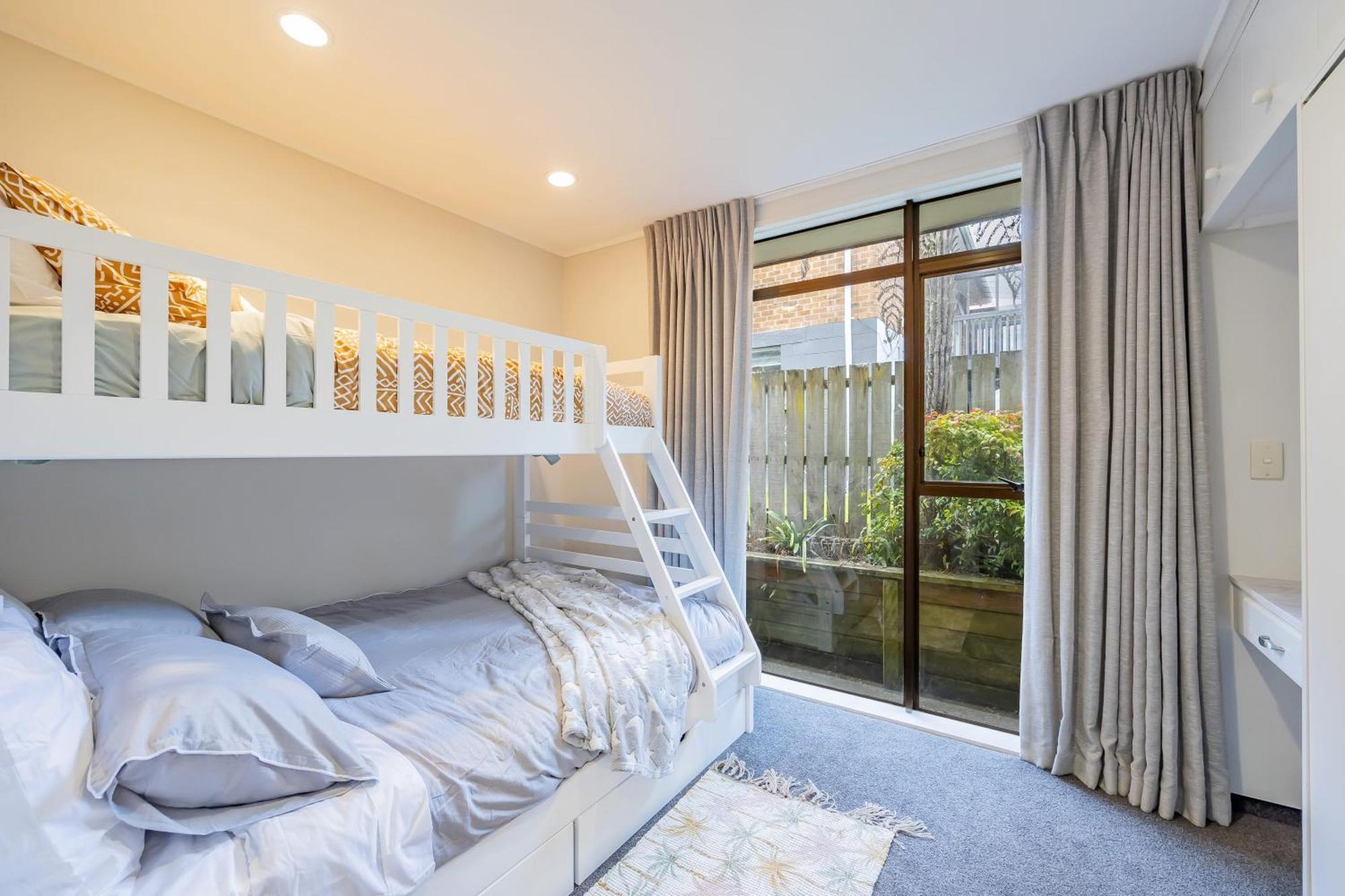 Entire House With Pool, Spa Auckland Exterior photo